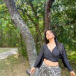 Sakshi Agarwal Instagram - Hats, class and a lil Sass🔥 . #cowgirl #texasgirl #texaslife #usadiaries #nature #countrylife #holidayinspo . @shaso_accessories Houston, Texas