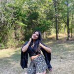 Sakshi Agarwal Instagram - Hats, class and a lil Sass🔥 . #cowgirl #texasgirl #texaslife #usadiaries #nature #countrylife #holidayinspo . @shaso_accessories Houston, Texas