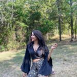 Sakshi Agarwal Instagram - Hats, class and a lil Sass🔥 . #cowgirl #texasgirl #texaslife #usadiaries #nature #countrylife #holidayinspo . @shaso_accessories Houston, Texas