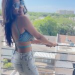 Sakshi Agarwal Instagram – Who wants to join me for a fun filled ride🥰
.
#letsexplorehouston #traveller #holidayinspo #instagramreel #reelitfeelit #sakshiagarwal #blue #scarftop #houston #texas #usadiaries