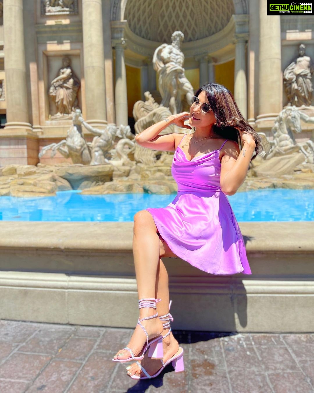 Sakshi Agarwal Instagram - My excuse is , I look pretty whatever I wear🤷♀️💖 . Twirling around the Venetian, Trevi Fountain and the casino🔥 . #trevifountain #venetian #vegas #lasvegas #usatravel #holidayinspo #vegasstrip #sakshiagarwal #purple #satindress #dsw #gandolaride . @venetianvegas @bellagio @dsw @macys @vegas Las Vegas, Nevada
