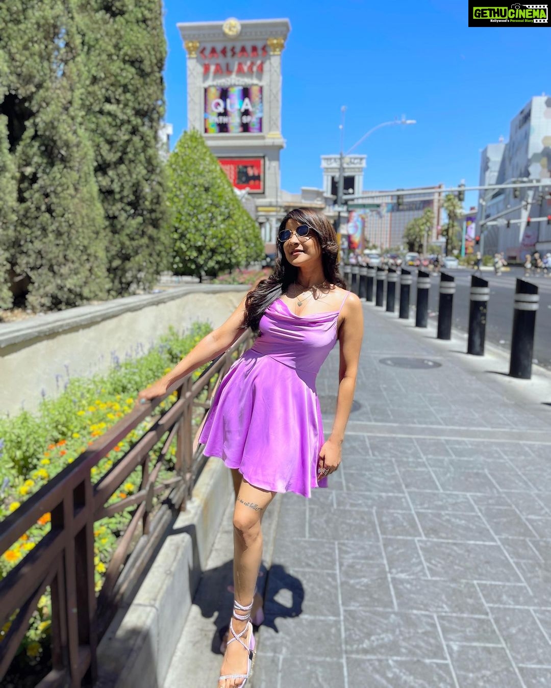 Sakshi Agarwal Instagram - My excuse is , I look pretty whatever I wear🤷‍♀️💖 . Twirling around the Venetian, Trevi Fountain and the casino🔥 . #trevifountain #venetian #vegas #lasvegas #usatravel #holidayinspo #vegasstrip #sakshiagarwal #purple #satindress #dsw #gandolaride . @venetianvegas @bellagio @dsw @macys @vegas Las Vegas, Nevada