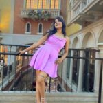 Sakshi Agarwal Instagram - My excuse is , I look pretty whatever I wear🤷‍♀️💖 . Twirling around the Venetian, Trevi Fountain and the casino🔥 . #trevifountain #venetian #vegas #lasvegas #usatravel #holidayinspo #vegasstrip #sakshiagarwal #purple #satindress #dsw #gandolaride . @venetianvegas @bellagio @dsw @macys @vegas Las Vegas, Nevada