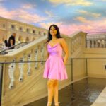 Sakshi Agarwal Instagram - My excuse is , I look pretty whatever I wear🤷‍♀️💖 . Twirling around the Venetian, Trevi Fountain and the casino🔥 . #trevifountain #venetian #vegas #lasvegas #usatravel #holidayinspo #vegasstrip #sakshiagarwal #purple #satindress #dsw #gandolaride . @venetianvegas @bellagio @dsw @macys @vegas Las Vegas, Nevada