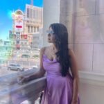 Sakshi Agarwal Instagram - My excuse is , I look pretty whatever I wear🤷‍♀️💖 . Twirling around the Venetian, Trevi Fountain and the casino🔥 . #trevifountain #venetian #vegas #lasvegas #usatravel #holidayinspo #vegasstrip #sakshiagarwal #purple #satindress #dsw #gandolaride . @venetianvegas @bellagio @dsw @macys @vegas Las Vegas, Nevada