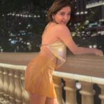 Sakshi Agarwal Instagram - When you shine brighter than the brightest city🌟✨ . #vegas #vegasbaby #usa🇺🇸 #travelgram #holidayinspo @bellagio @venetianvegas #bellagio #vegasnightlife #bellagiofountain #goldsequindress Bellagio Las Vegas