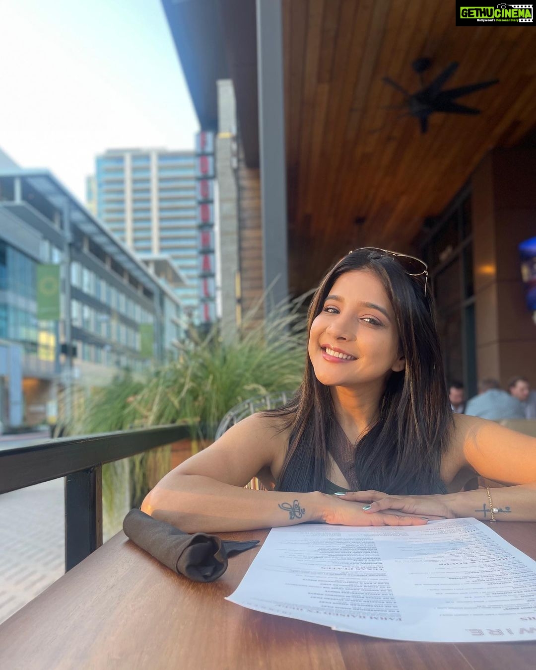 Sakshi Agarwal Instagram - Sun kissed vibe❤️ Renaissance Dallas at Plano Legacy West Hotel