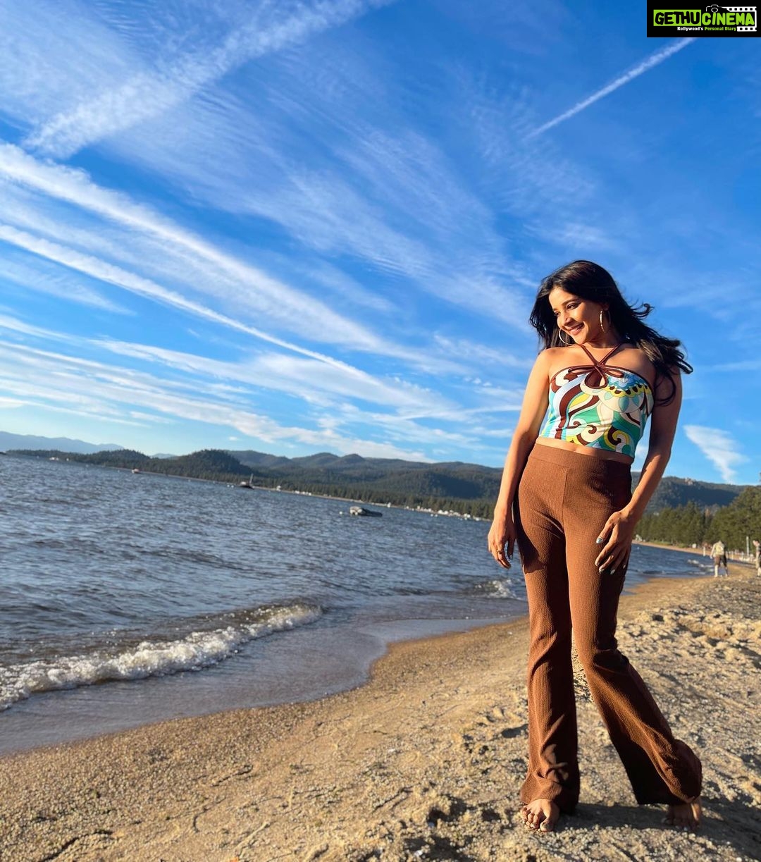 Sakshi Agarwal Instagram - 😍😍😍 Lets get soaked☀️ . #laketahoe #usa🇺🇸 #usatravel #usatravel #holidayinspo Lake Tahoe, Sierra, Nevada