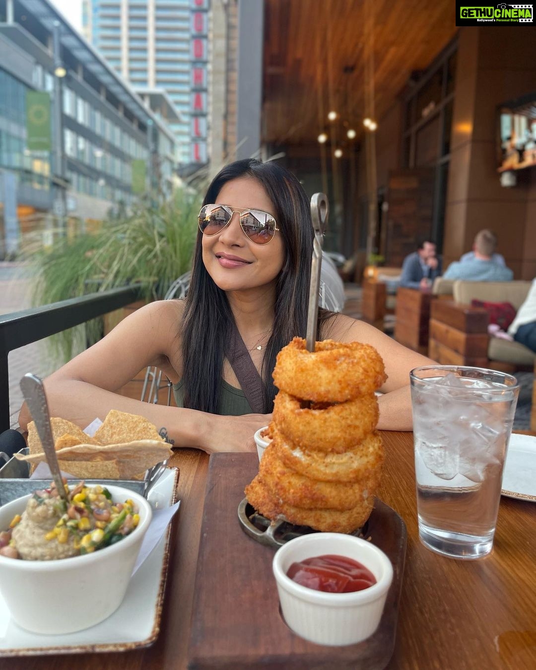 Sakshi Agarwal Instagram - Sun kissed vibe❤️ Renaissance Dallas at Plano Legacy West Hotel