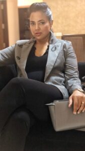 Sameera Reddy Instagram - Hello 13 it’s me at 43 telling you it’s gonna be awesome 🙆🏻‍♀️