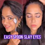 Sameera Reddy Instagram – Chamach Chalo Eye Shadow! 🥄 use curve with dark shadow on inner lid 🥄use the back of the sooon for cat eye definition 🥄Fill in between with shine & blend ✨ Finish with your favs ❤️ #messymama #makeup #hack