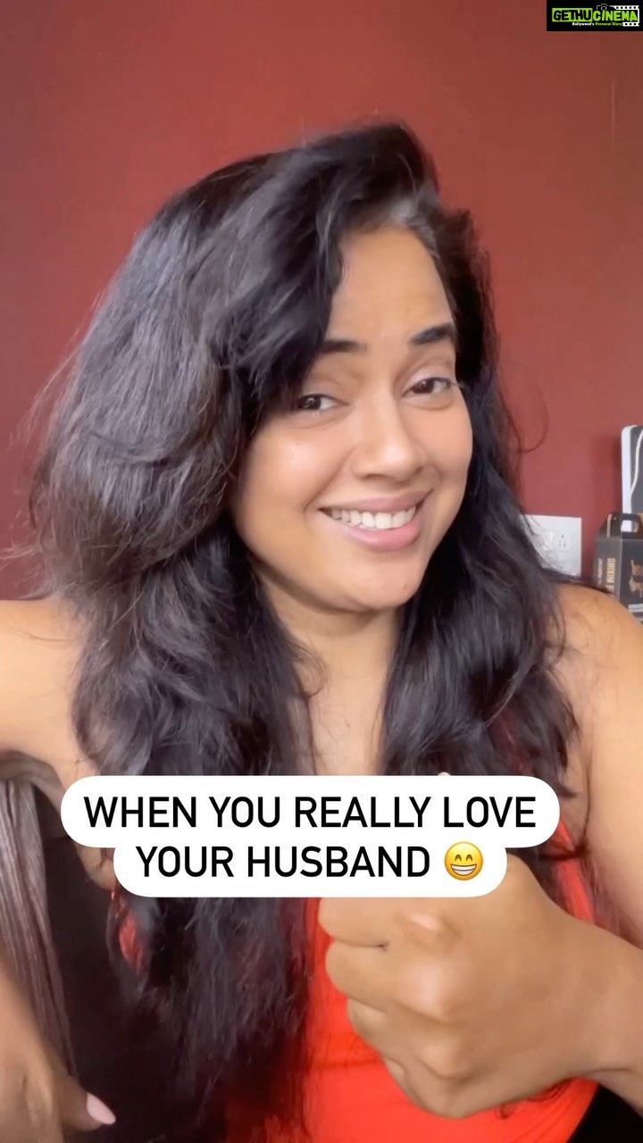 Sameera Reddy Instagram - When you ‘actually’ like his mother😅 for real 💃🏻 @mr.vardenchi & Sassy Saasu @manjrivarde 🥳 you’re the best ❤️