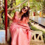 Samyuktha Hegde Instagram - ಅಮ್ಮ ಕೊಟ್ಟ ಸೀರೆ ❤️ Amma gave me this saree, she said this is my colour. I guess she is right, isn’t she? #sareenotsorry #pinkallday #goodvibesonly