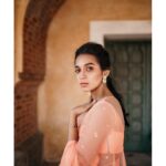 Sanchana Natarajan Instagram - Coral🧶 Wearing / MUAH- @suresh.menon Shot by- @raazphotography