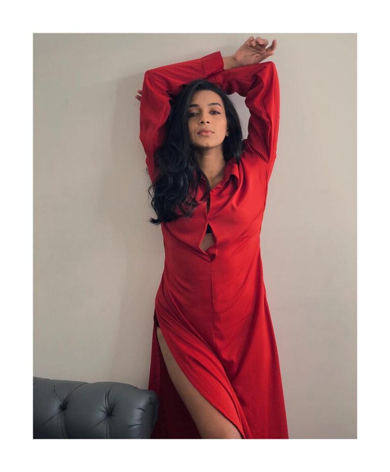 Sanchana Natarajan Instagram - Stop staring ❗️