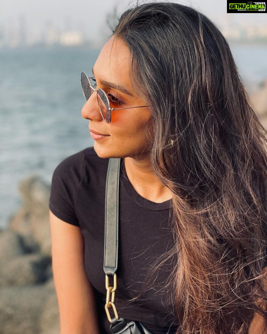 Sanchana Natarajan Instagram - I've been watchin' you for some time🌊