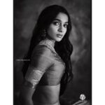 Sanchana Natarajan Instagram - Shot by- @reganraj.in Mua- @chisellemakeupandhair Jewellery- @mspinkpantherjewel Wearing- @thenakedbykajal