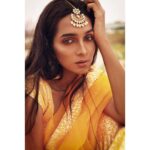 Sanchana Natarajan Instagram – You🌻.
Wearing- @suresh.menon 
Mua- @suresh.menon 
Shot by – @vinothshank
Jewellery- @mahatriya