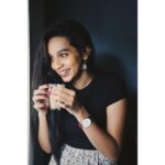 Sanchana Natarajan Instagram - Meet the new Classic! Got my hands on the new timepiece by DW, Roselyn! Sophisticated and Elegant! Get yours now @danielwellington and also avail exclusive 15% off with my code “SANCHANA15” at online and standalone DW stores! #DanielWellington #DWNewClassics