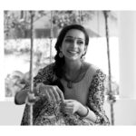 Sanchana Natarajan Instagram - A good laugh and happiness is the only priority ❤️ Shot by @swathy.sekaran Mua @kabooki_mua Accessories @house_ofjhumkas Wearing @tamarachennai