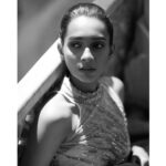 Sanchana Natarajan Instagram - It’s a b/w affair🖤 Shot by @aj_ajay_kumar Wearing @sahana_selvakumar