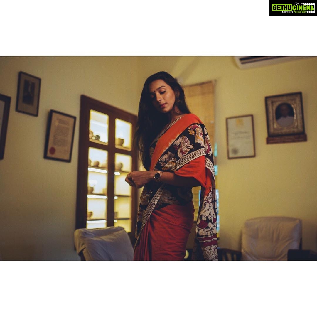 Sanchana Natarajan Instagram - நான் நிகஸ்வதுவா கடந்ததுவா பதில் மொழியின் 💛 Shot by @tufail_and_ahmed @_corluz