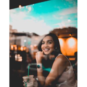 Sanchana Natarajan Instagram - In love with my new classic petite rose gold timepiece from @danielwellington ❤️ shop the latest 32mm dial with a mesh strap and the beautiful rose gold cuff at 15%off by using the code 