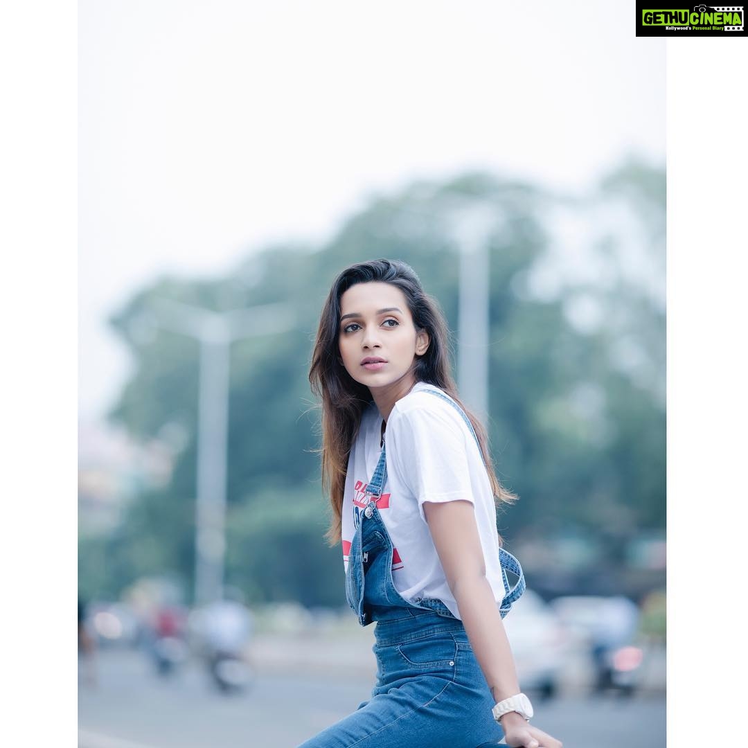 Sanchana Natarajan Instagram - DAY DREAMING ✨ Shot by - @riophotography.in