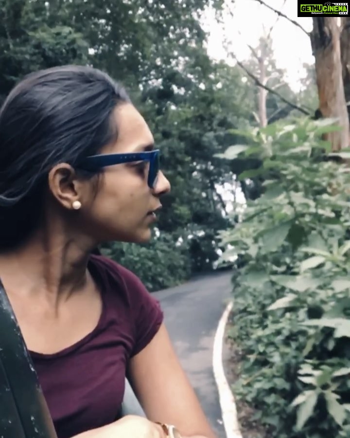 Sanchana Natarajan Instagram - Just a hyper girl enjoying her slo-mo 💚 #ulluleh #simplepleasuresoflife #mykindofhappiness #gettinglost 🍃🌳 Shot by @vigneshraj_vr 😎 Song - mogathirai from the movie "pizza"