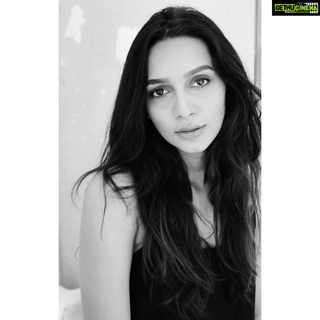 Sanchana Natarajan Instagram - Colourless ✨