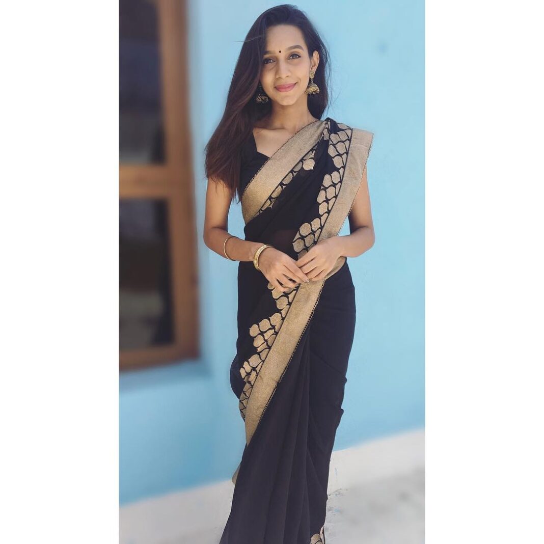 Sanchana Natarajan Instagram - One from my saree stories 🖤