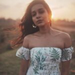 Sanchana Natarajan Instagram - 'Cause I got the wind in my hair And a gleam in my eyes 🌜 @bharanikumar_