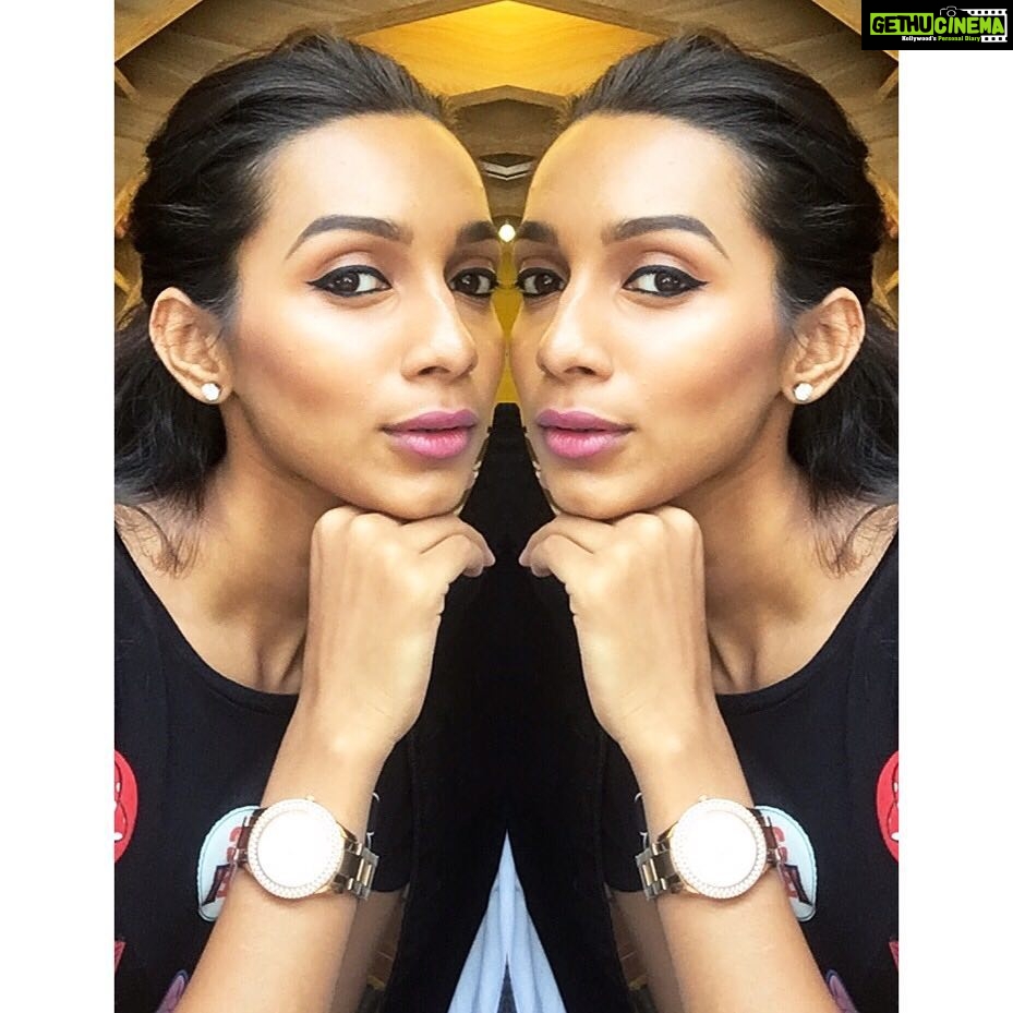 Sanchana Natarajan Instagram - When u have @suresh.menon makeup on u dont need no filter 😍 what magical hands this boy has ❤️❤️❤️ #sureshmenonmasterclass #sureshmenonmakeup #thebest 👯