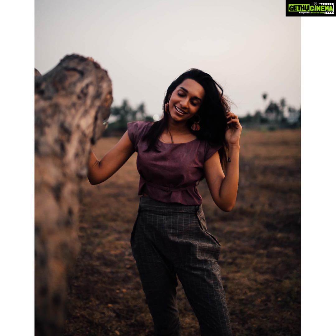 Sanchana Natarajan Instagram - Happy puppy 😁💃🏻 P.c @pooogramster as always 🍯💛