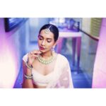 Sanchana Natarajan Instagram – Royally beautiful 👸🏻💛 #forkioraamorez 
Wearing @sharannyaa