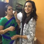 Sanchana Natarajan Instagram - Amma! Thank u for always giving us all ur love and expecting nothing in return❤️ even though we dont say it often i want u to know that you are the real happiness in our lives 💛. appa, myself and appu are so blessed to have you and we are forever grateful to you 😘 #happymothersday 👨‍👩‍👧‍👦 #thanksformakingussmile #uarethebest #iloveyou