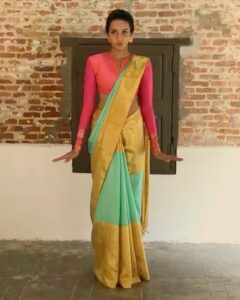 Sanchana Natarajan Instagram - Headshake! Because the sleeves where too tight and i cldnt move my hands 😹 #perfectlygoodatbeingmyself😁