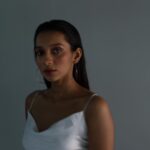 Sanchana Natarajan Instagram - Fade out🌪 Photographed by @ajaykumar_elango Makeup: @makeupwithshruthi Hair: @suganthi.themua Stylist: @neelam_stylist White outfit: @tamaarachennai
