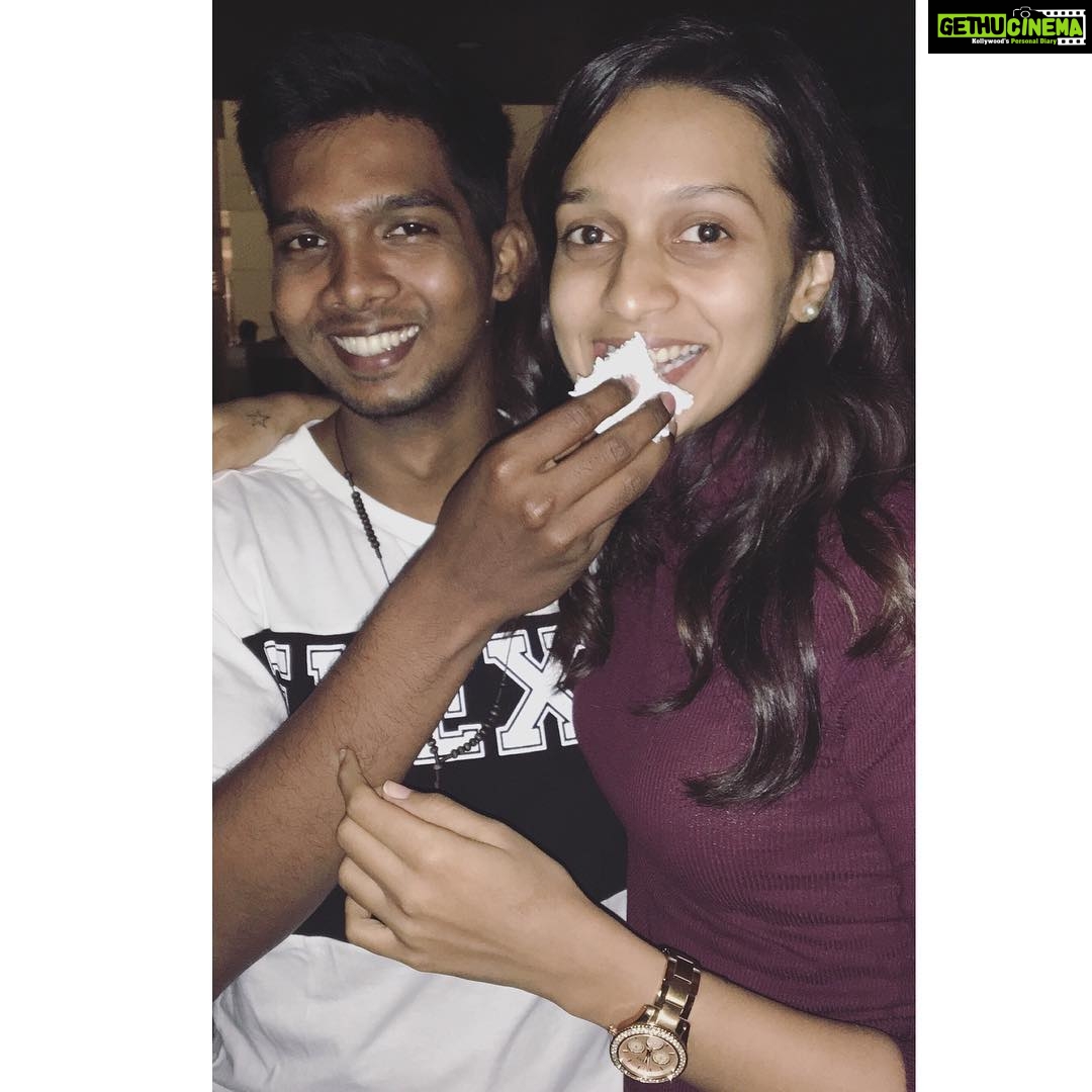 Sanchana Natarajan Instagram - To begin with! A hugeee thanks to u for feeding my thoppa with so much food all these years, with u around i am never gonna starve (i am kidding!!everyone knoes how much u eat 🙄🤦🏻♀️)🙏🏻😂 and Also HAPPY BIRTHDAY 🎂 this day is a reminder for me to be always thankful for my blessing and never take this friendship for granted💝because u will always be my no.1 😁and thanks for being my biggest strength and weakness 💛 may the universe grant u all the wonderful things in life 🎉🎁 happy birthday fats 🍾 #thebestisalreadymine #happiness #happybirthday💃🏻 #foreverannoying😂