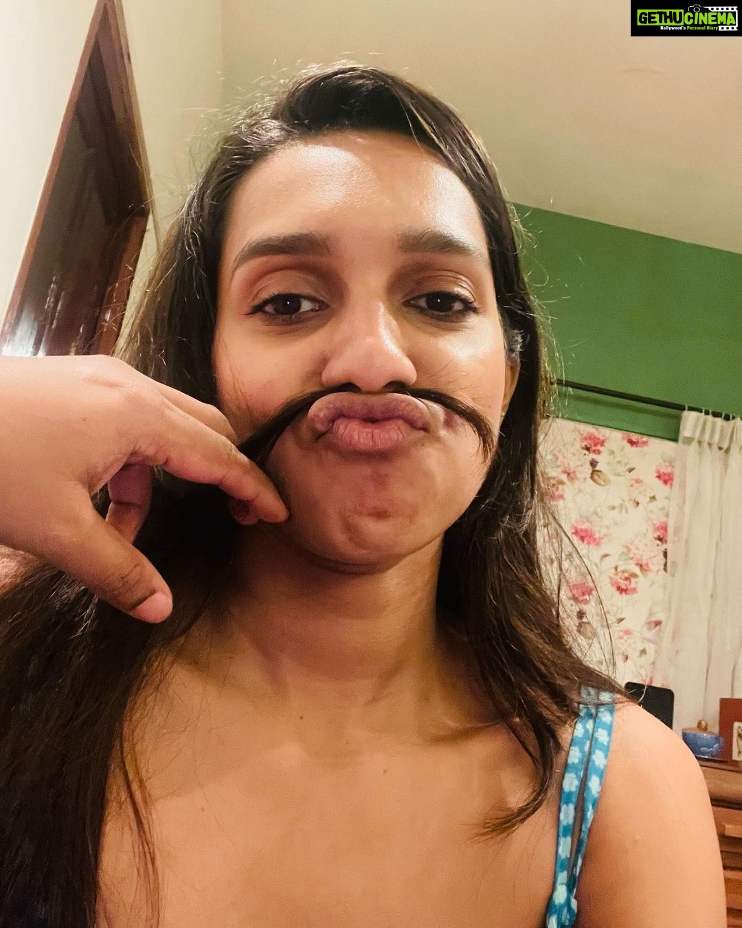 Sanchana Natarajan Instagram - Promised myself to be the best version of myself this year.😵💫 #whatayearthismonthhasbeen #keepingupwithmyself