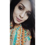 Sanchana Natarajan Instagram - When u keep tilting ur face to adjust the lighting for a selfie but end up with an acute angle selfie 🙄🤣