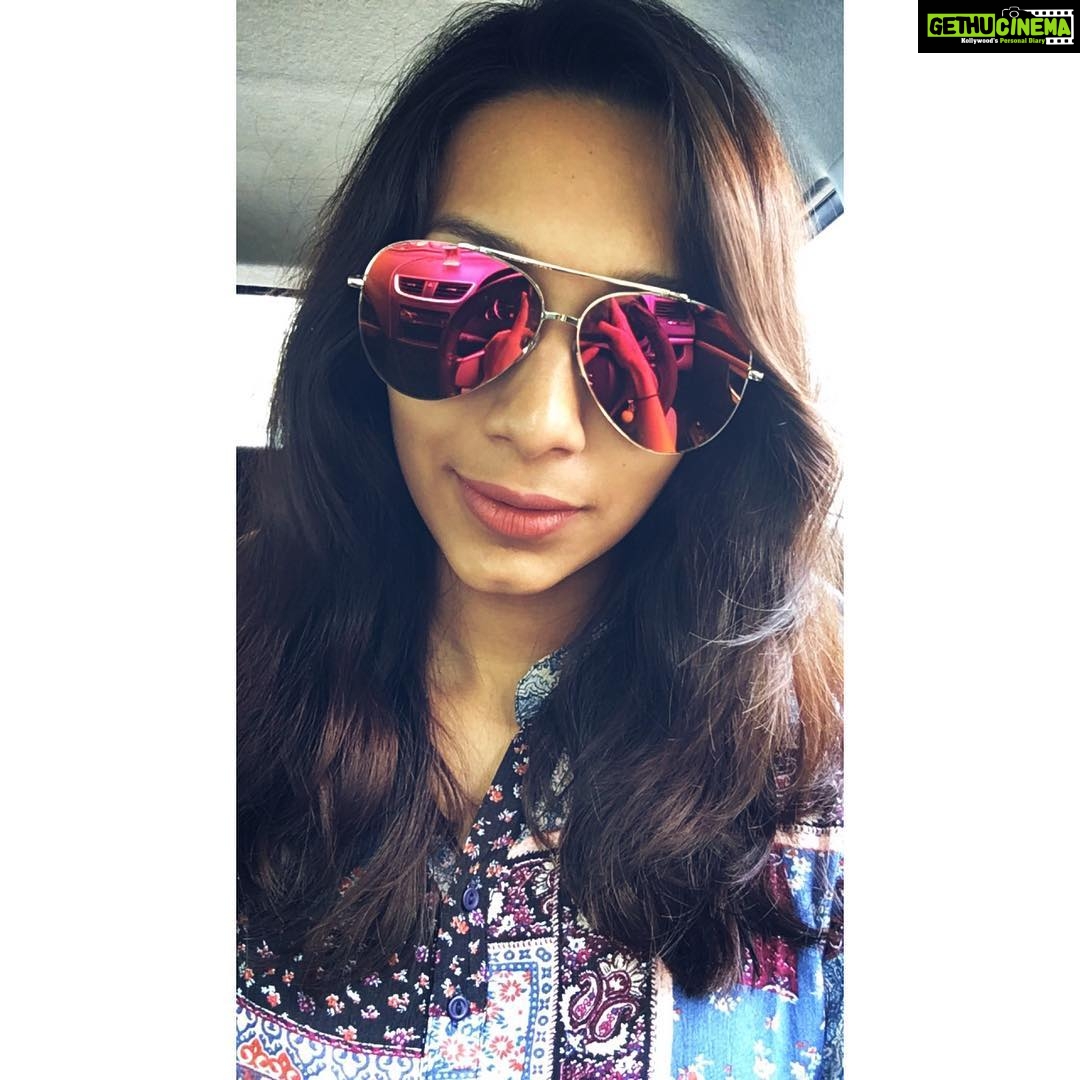 Sanchana Natarajan Instagram - As much as we talk about how we are happy being alone,we crave for love. #spreadlove #loveisallweneed #fancycaptionknoe?#yesflickeditfromsomewer #butcmonmakessomuchsense 💁🏻