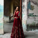 Sanchana Natarajan Instagram - There is a shade of red for every girl! 💃🏻👸🏻 For @bandananarulaofficial ❤️ Pc- @pooogramster 💜