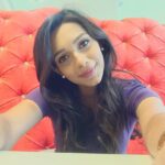 Sanchana Natarajan Instagram - Fancy "weird" angle picture 🤓 #creepylonghands #lookslikeaninbuiltselfiestick 🤔