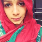 Sanchana Natarajan Instagram - Well! Thats how chennai weather is acting right now!!"CRAZYHOT". #sunisnokissingonlyburning #sanju65 #cannotevensmile #dearweatherpleasetakeachillpill 🙄