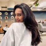 Sanchana Natarajan Instagram - Gets a haircut and pretends like that fixed everything in her life 🤷🏻‍♀️. #thingsthisgirldoesinthenameofselflove🤦🏻‍♀️