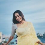 Sanchana Natarajan Instagram - Blue skies smilin' at me 💛