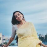 Sanchana Natarajan Instagram – Blue skies smilin’ at me 💛