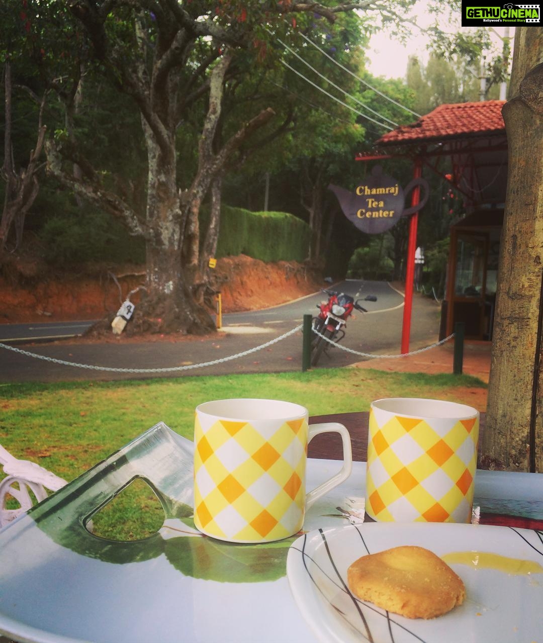 Sanchana Natarajan Instagram - Bike rides,tea & convo💛 #ooty2016 #perfectwaytoendthetrip ☕️