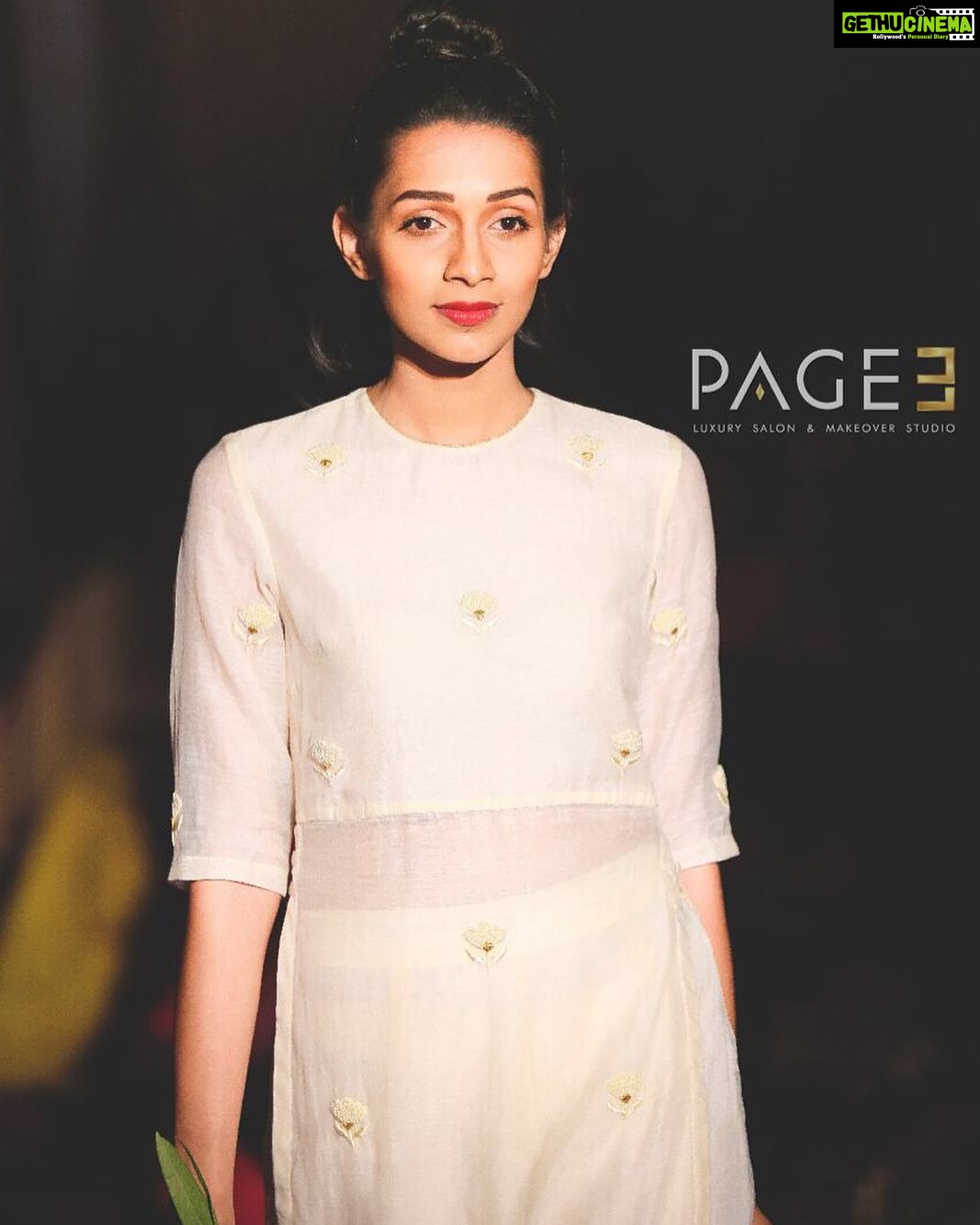 Sanchana Natarajan Instagram - One more from yesterday's look ✨#designerwear #sanjaygarg #rawmango💛 P.c @santhoshgunasekar